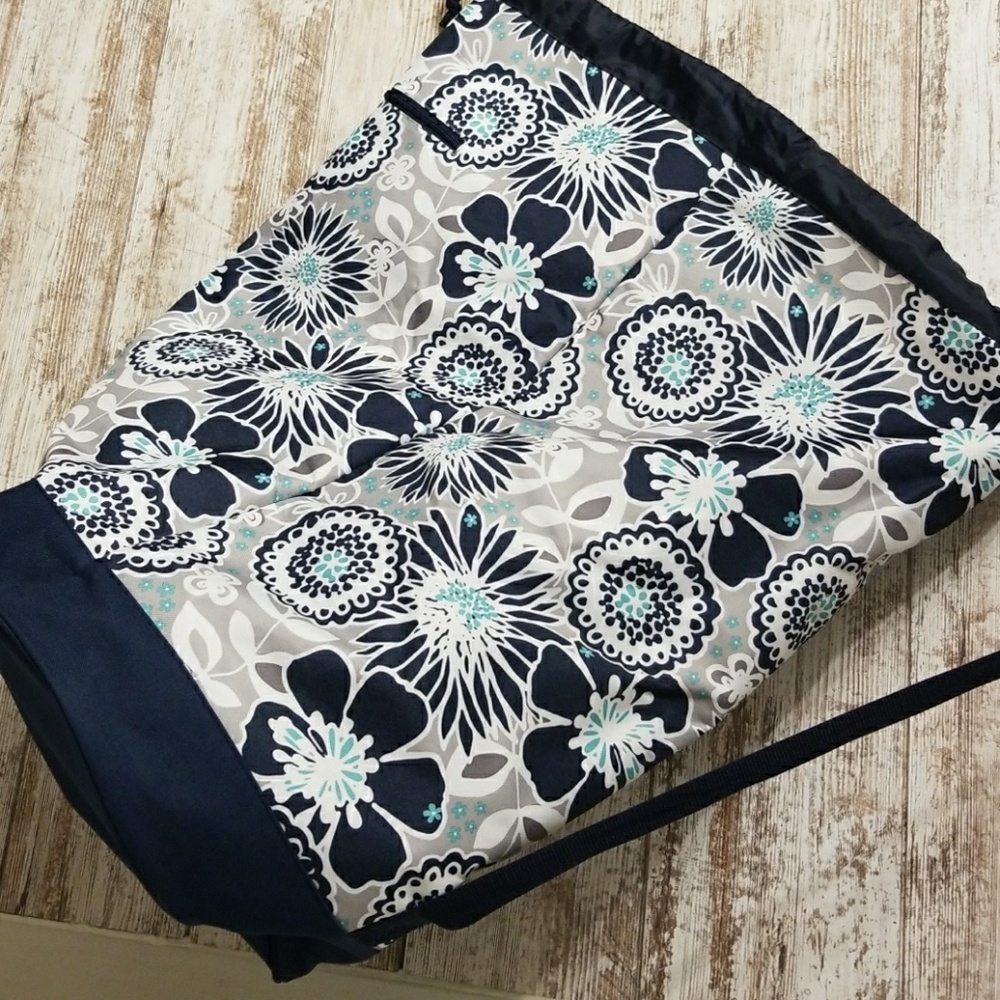 X-large Thirty One duffle bag